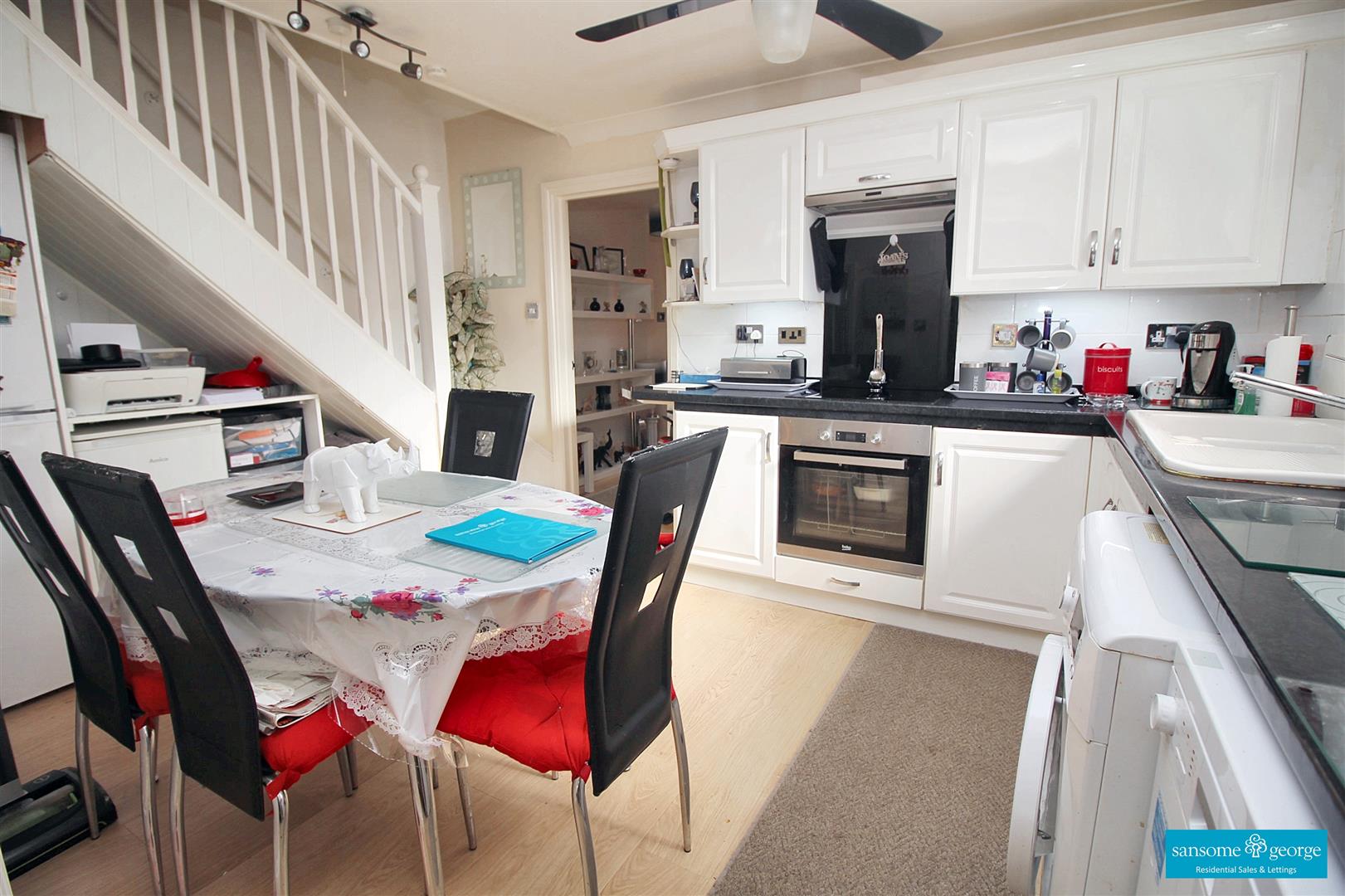 3 bed property in Shenstone Road, Reading